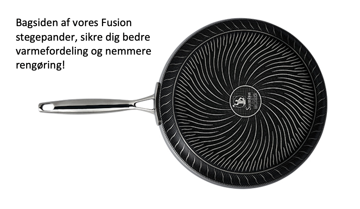 Bagside på vores 30 cm stegepande. Må komme i opvaskemaskine, ovn og tåler både børn og metalredskaber
