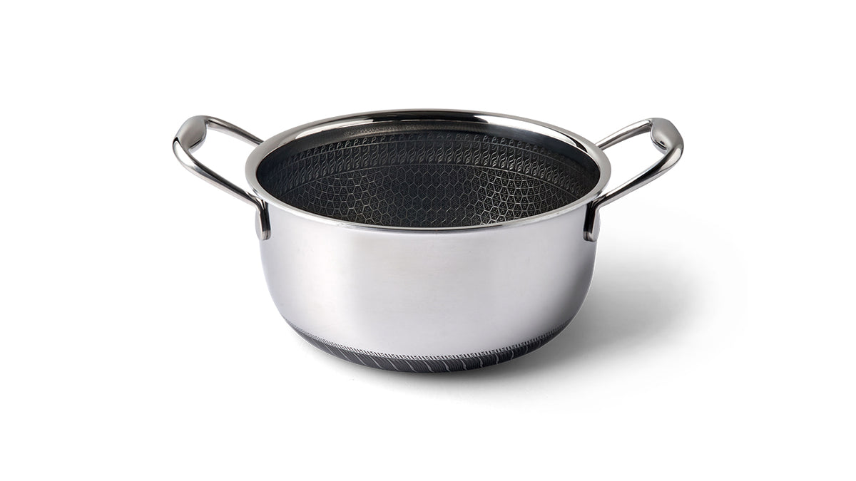 2,8 liter 20 cm gryde leveres altid med låg. Tåler at komme i oven